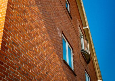 Billede af røde musten fra bygningen HabitusHuset Toreby.